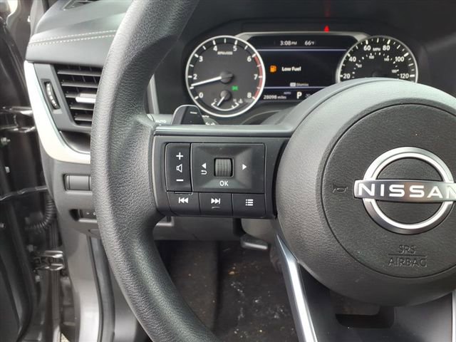 Used 2024 Nissan Rogue SV image 16