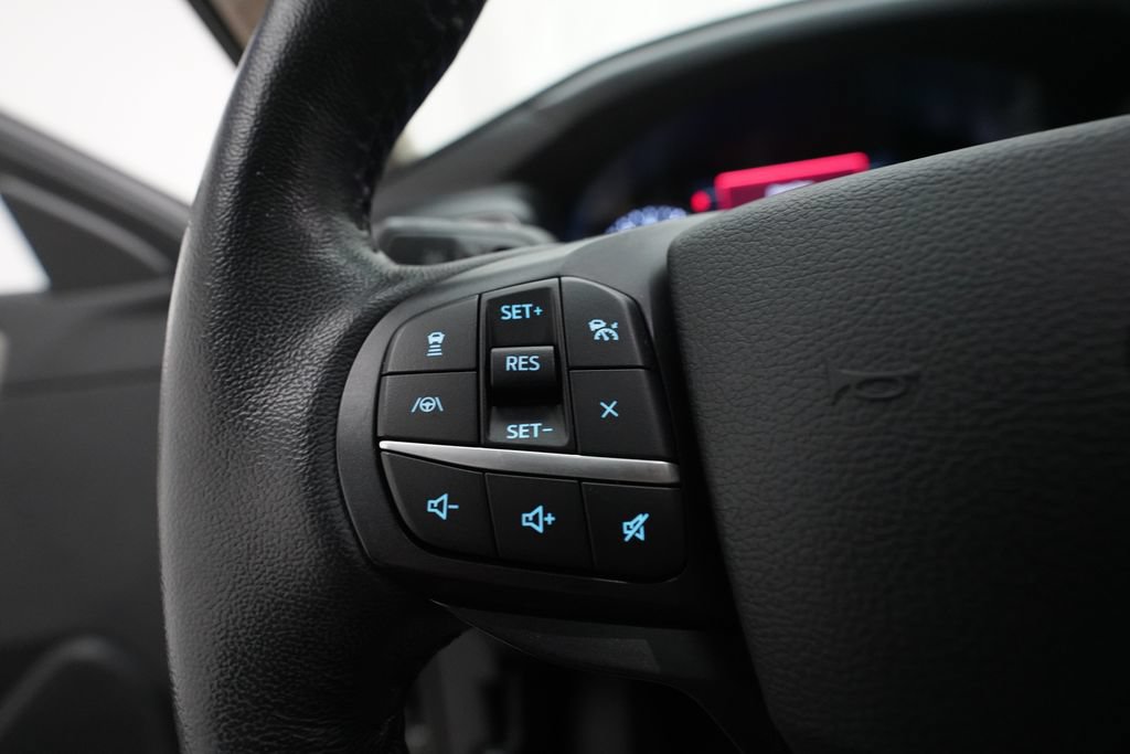Used 2020 Ford Explorer XLT w/ Equipment Group 202A AWD/4WD image 18