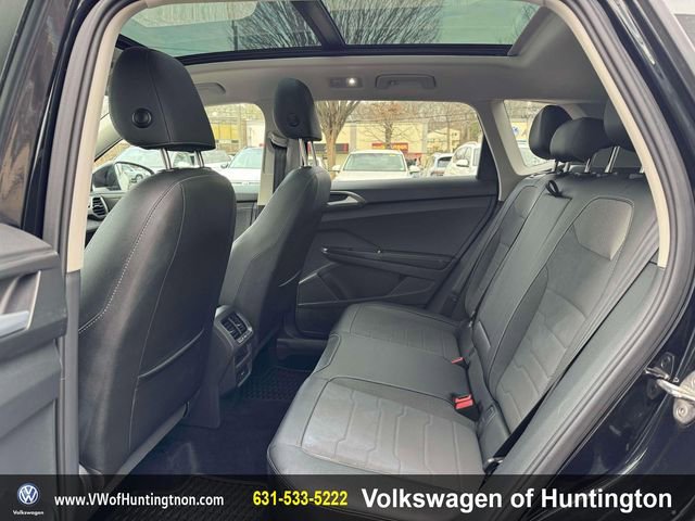 Certified 2025 Volkswagen Taos SE w/ Taos Adventure Package (SXB) image 12