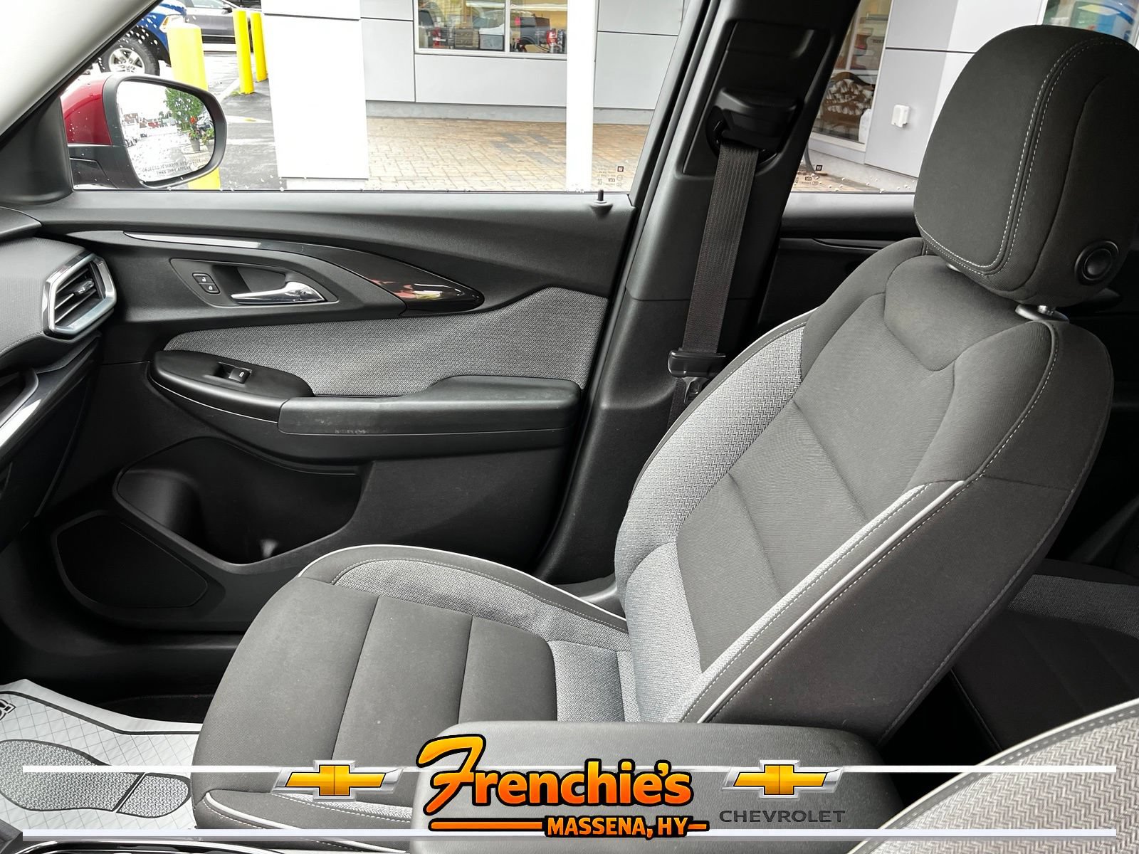Used 2022 Chevrolet TrailBlazer LT AWD/4WD image 17
