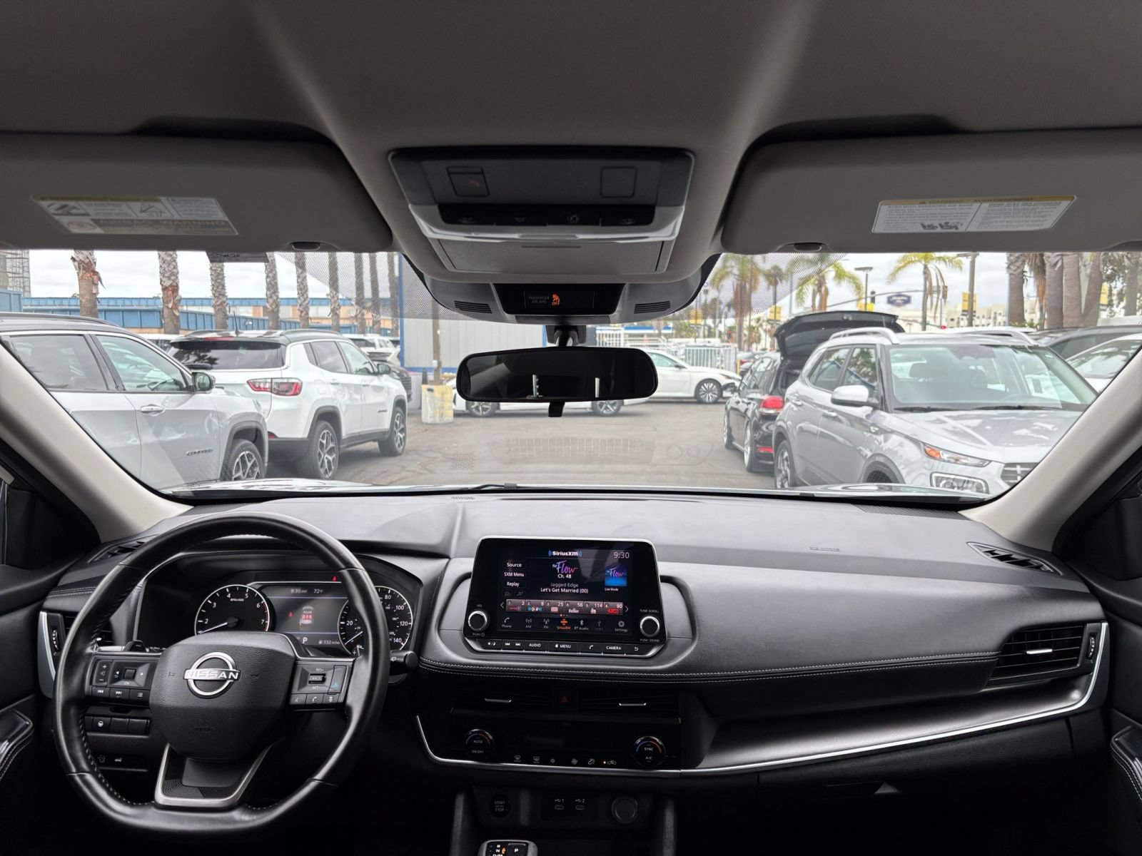 Used 2025 Nissan Rogue SV FWD image 34