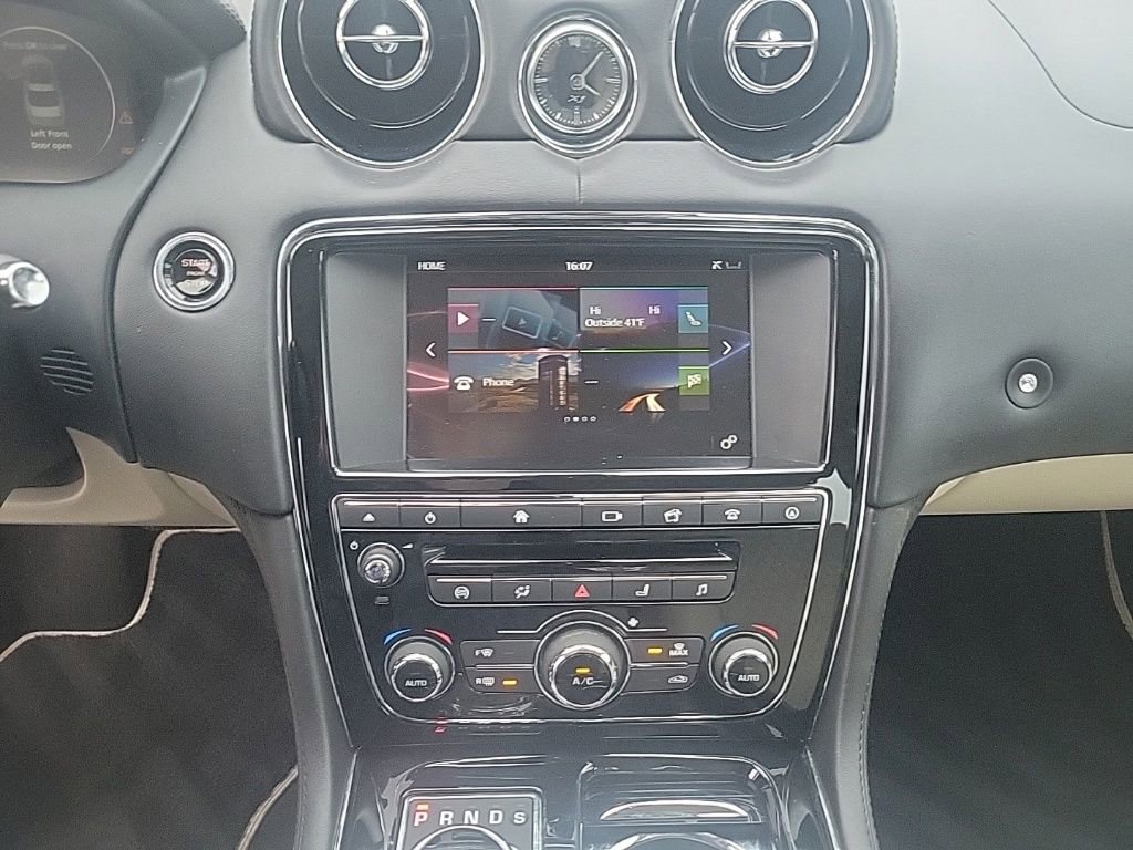 Used 2017 Jaguar XJ L Portfolio image 18
