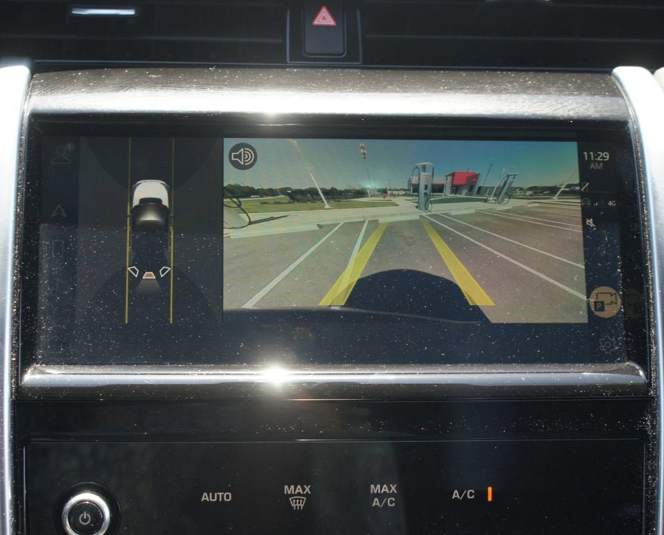 Used 2023 Land Rover Discovery Sport SE image 8