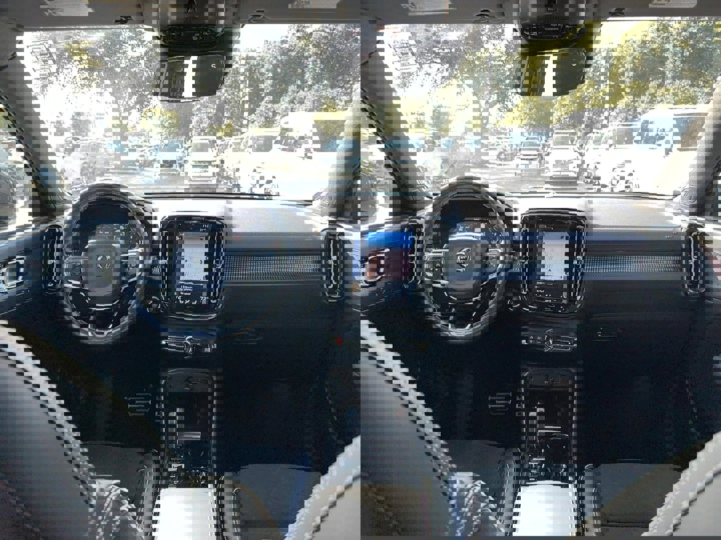 Used 2021 Volvo XC40 T5 R-Design w/ Protection Package Premier image 15