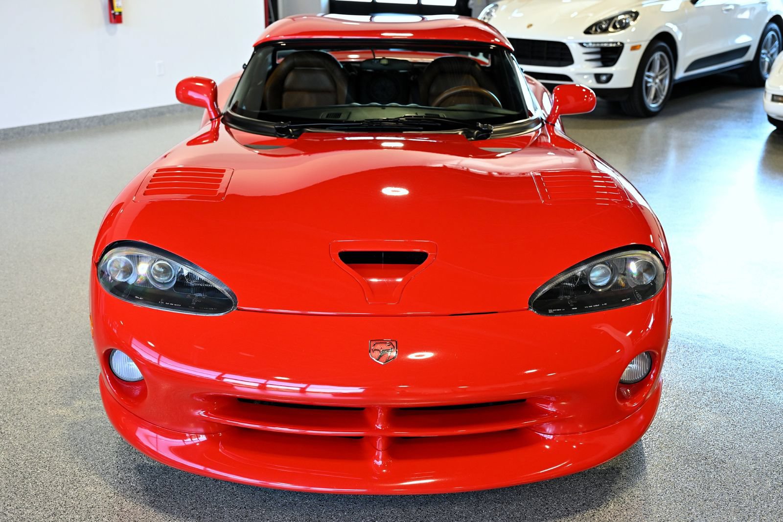 Used 2001 Dodge Viper RT/10 RWD image 2
