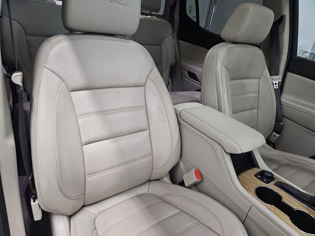 Used 2018 GMC Acadia Denali w/ Technology Package AWD/4WD image 31