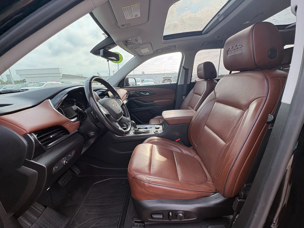 Used 2019 Chevrolet Traverse High Country w/ LPO, 'HIT The Road' Package AWD/4WD image 12
