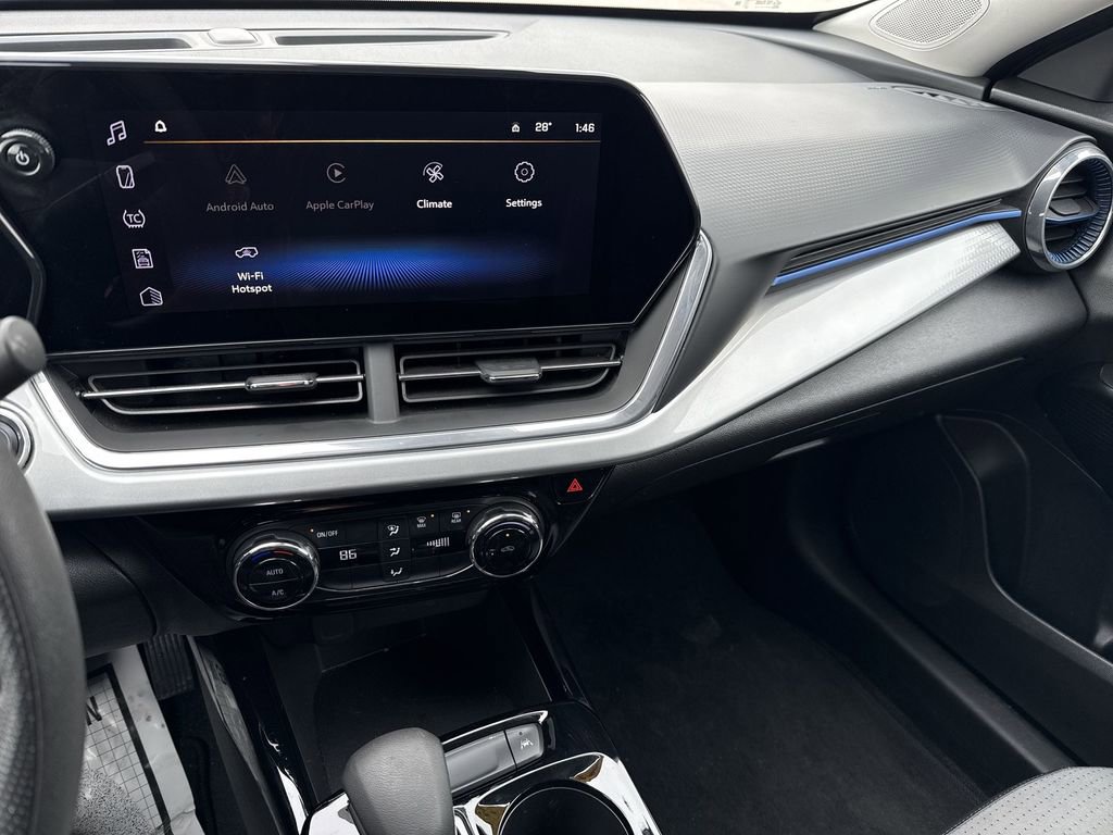 Used 2024 Chevrolet Trax LT image 19