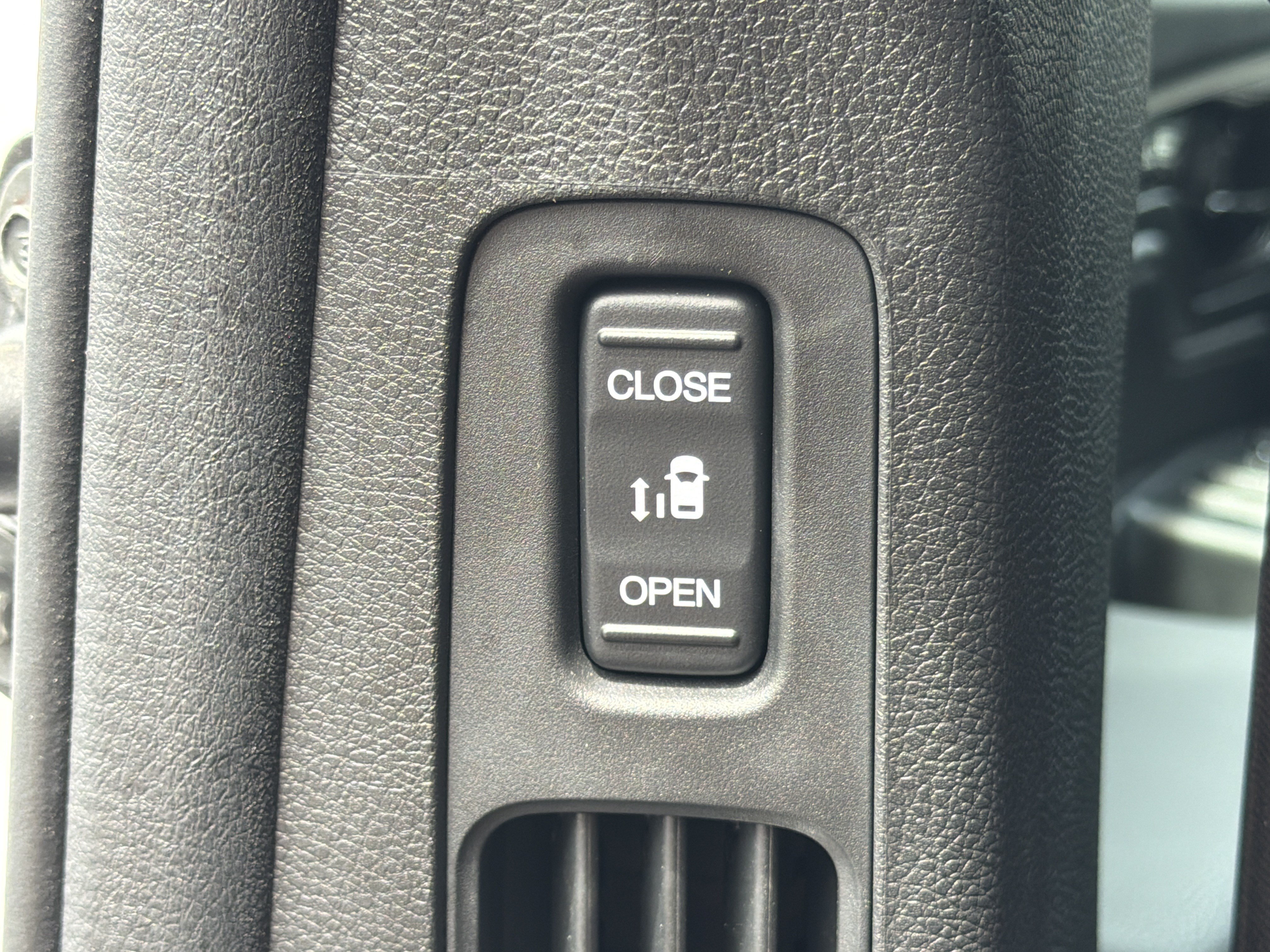 Certified 2024 Honda Odyssey Elite image 24