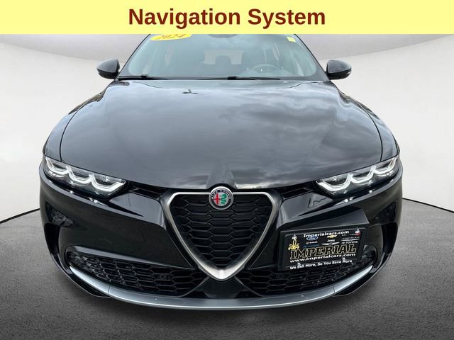 Used 2024 Alfa Romeo Tonale Ti w/ Premium Interior Package image 4