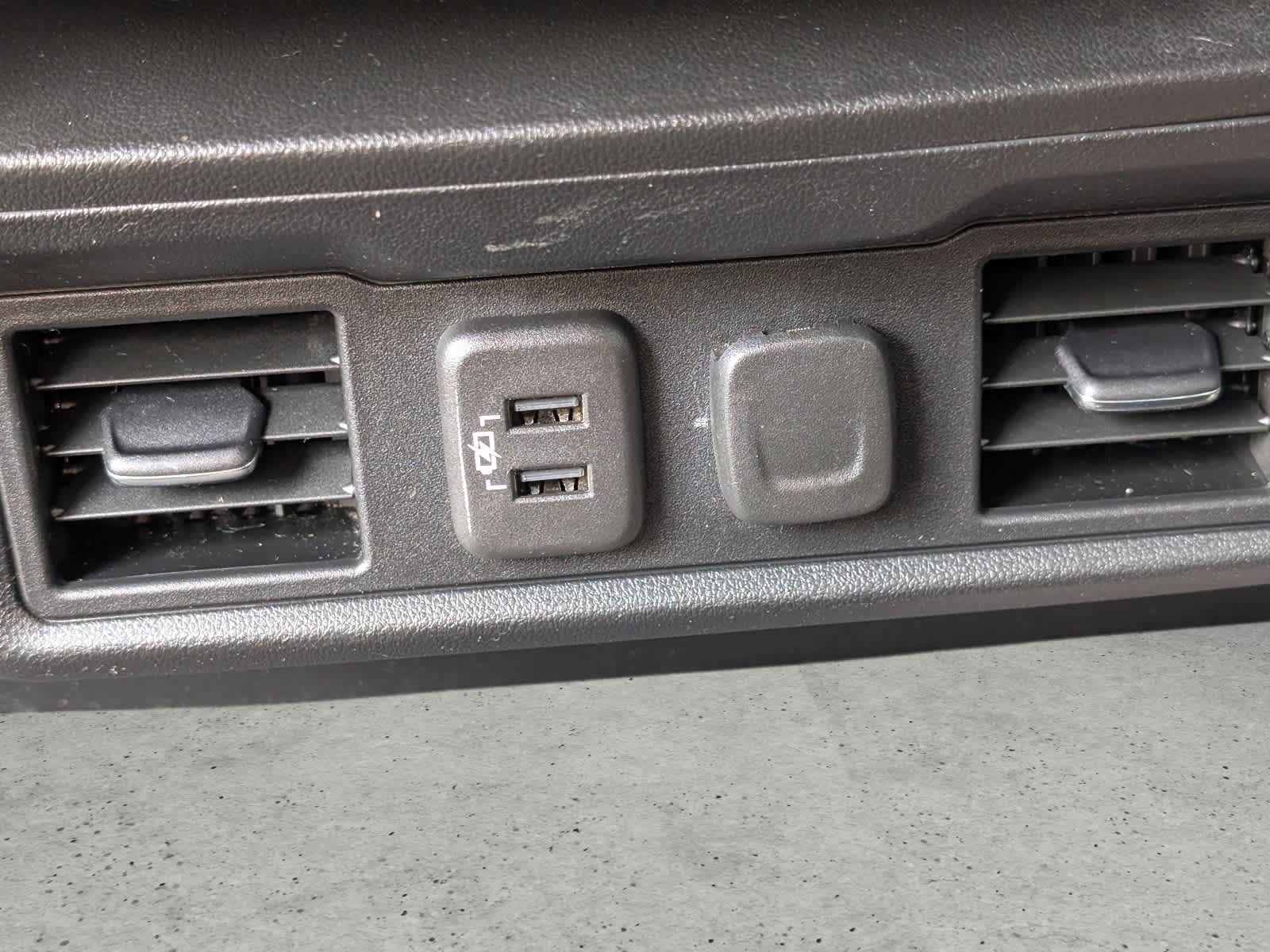 Certified 2022 Chevrolet Silverado 1500 LT AWD/4WD image 16