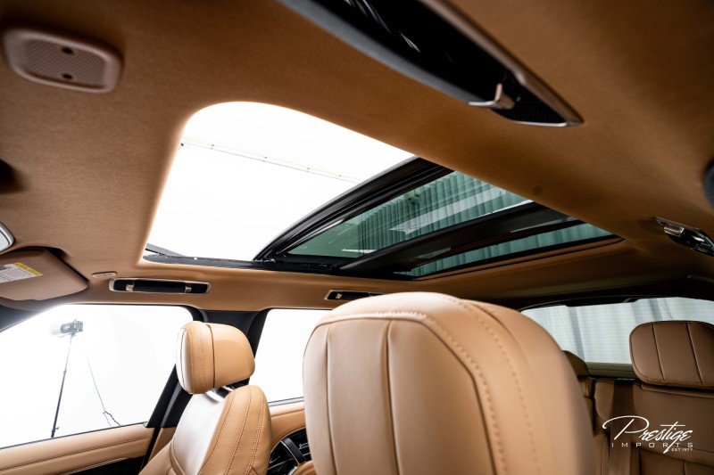 Used 2025 Land Rover Range Rover SE image 29