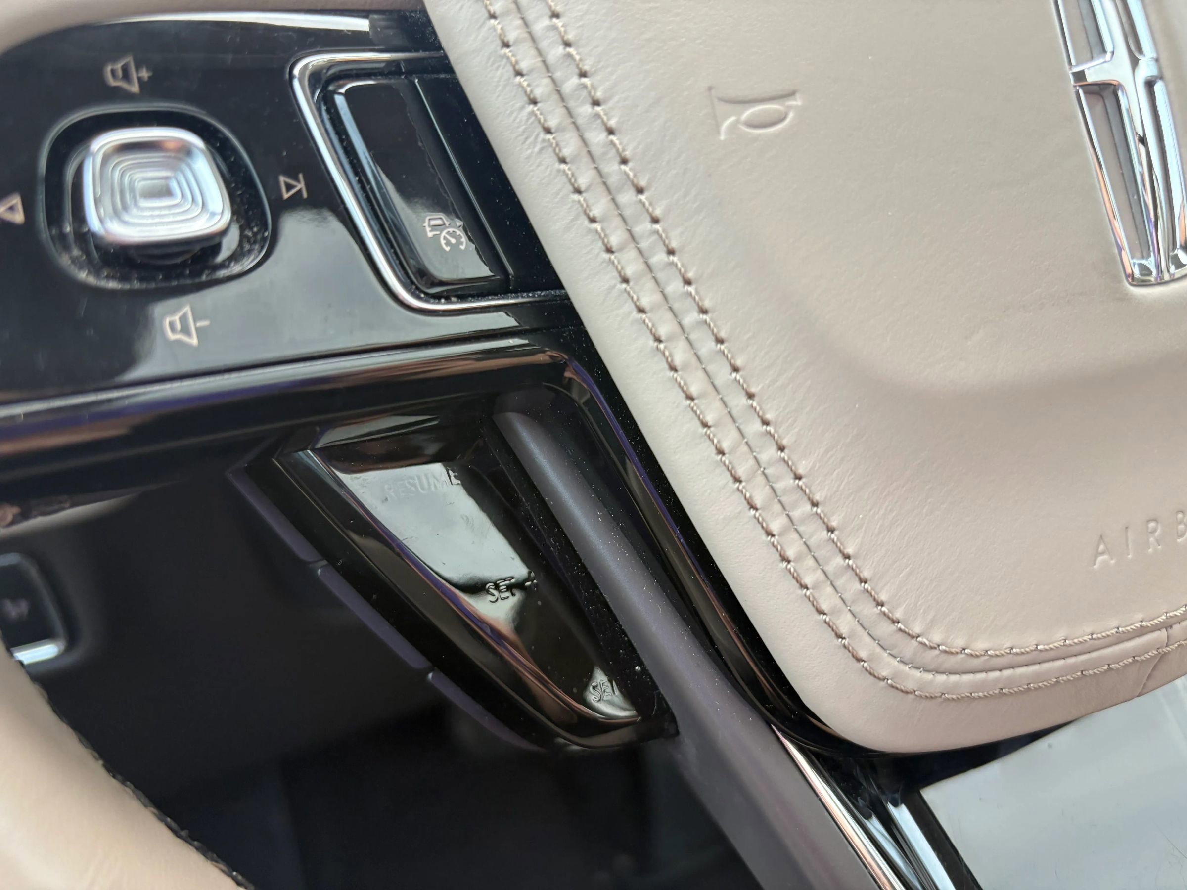 Used 2023 Lincoln Aviator Reserve w/ Equipment Group 201A AWD/4WD image 22