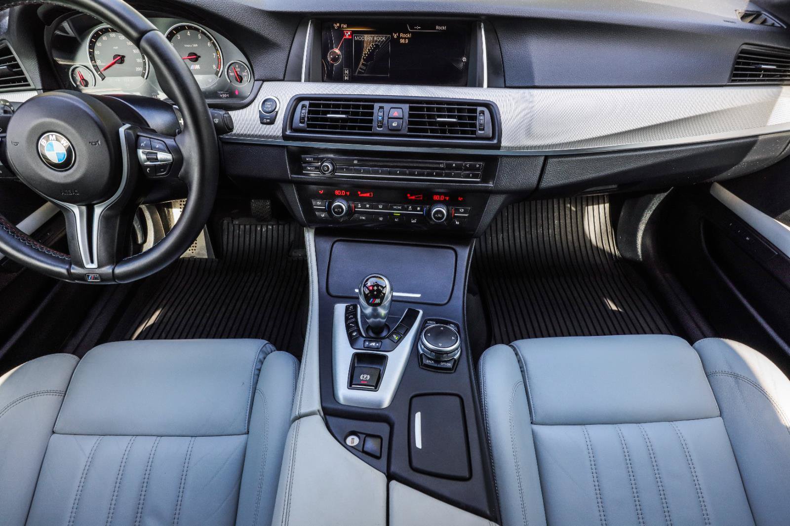 Used 2015 BMW M5 RWD image 29
