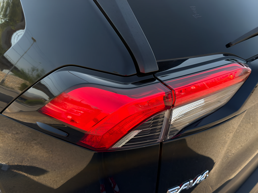 Used 2019 Toyota RAV4 XLE AWD/4WD image 32