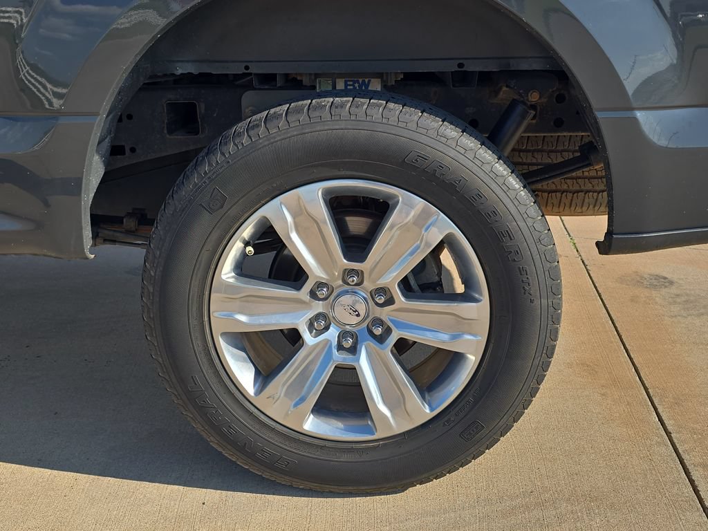 Used 2017 Ford F150 XLT w/ Equipment Group 302A Luxury AWD/4WD image 32
