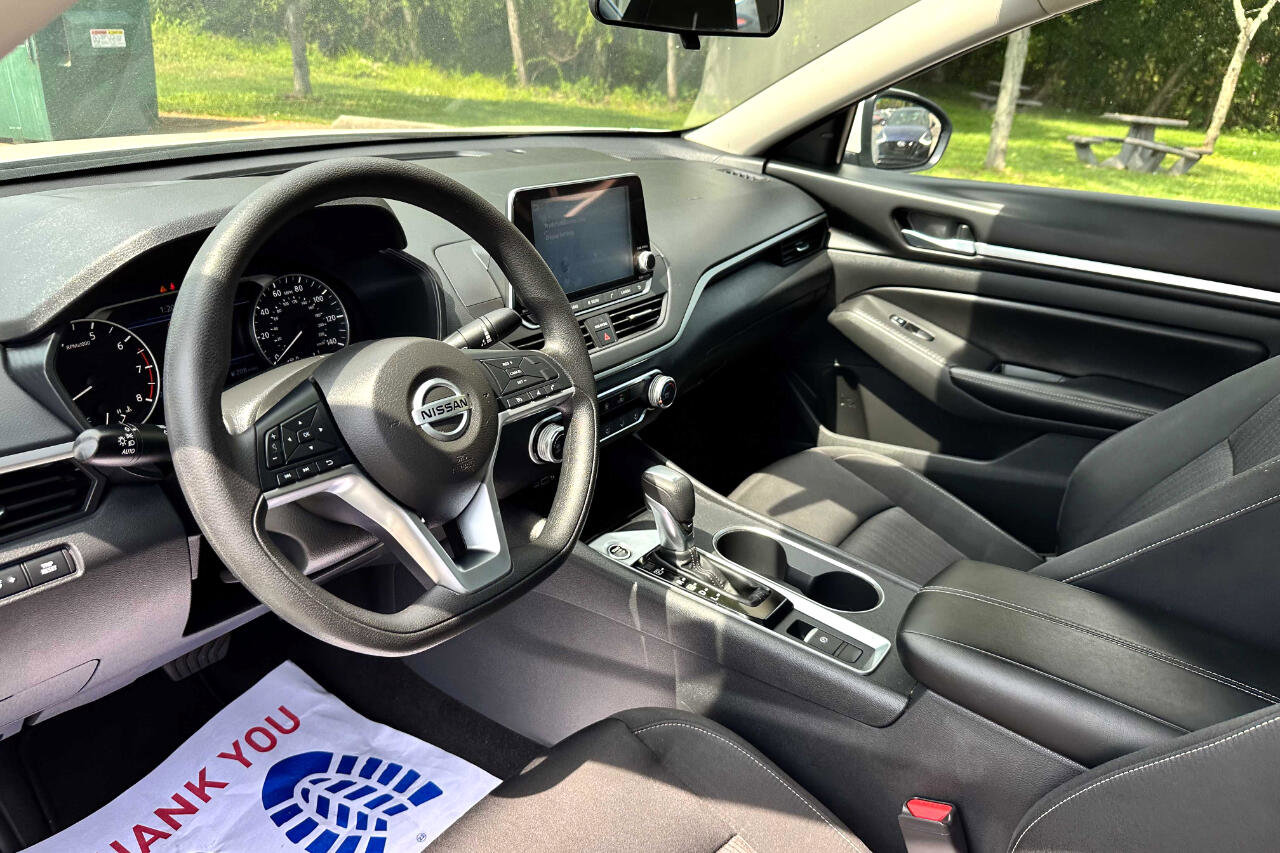 Used 2022 Nissan Altima 2.5 SV image 16