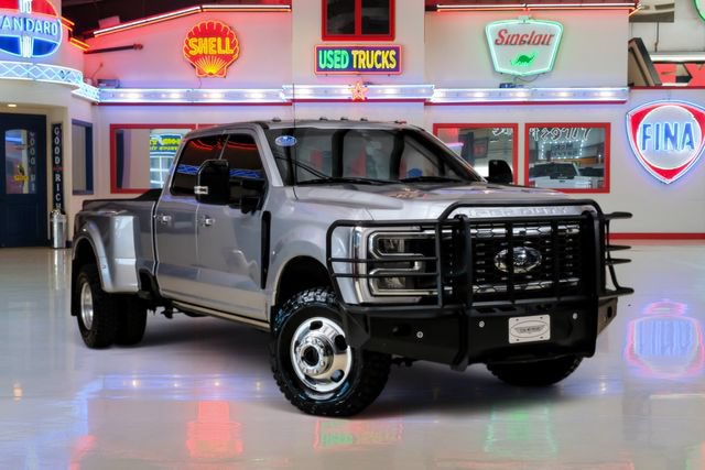Used 2024 Ford F350 Lariat w/ Lariat Ultimate Package AWD/4WD image 1
