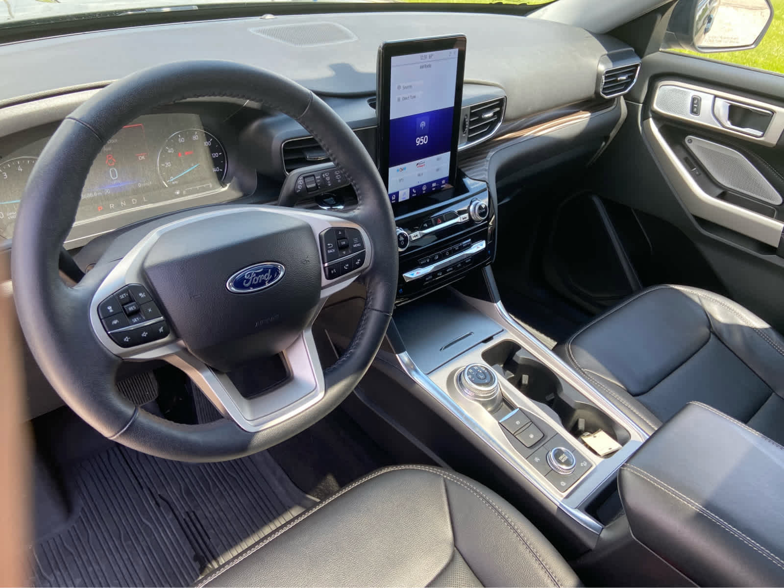 Used 2023 Ford Explorer Limited w/ Limited Technology Package AWD/4WD image 37