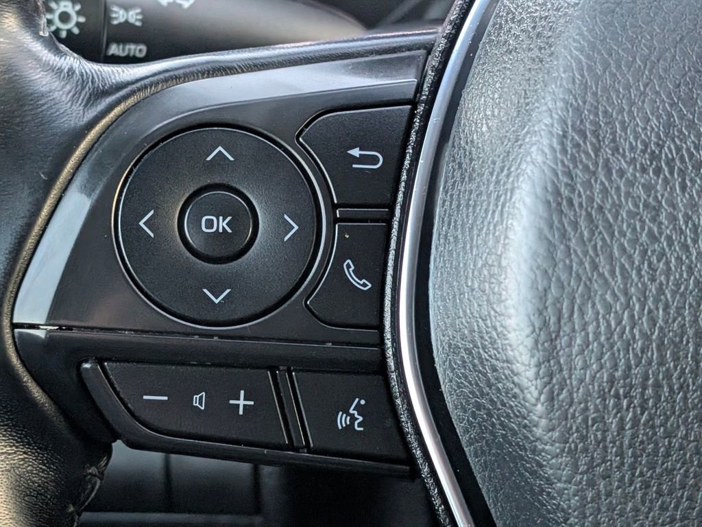 Used 2020 Toyota Camry SE image 23