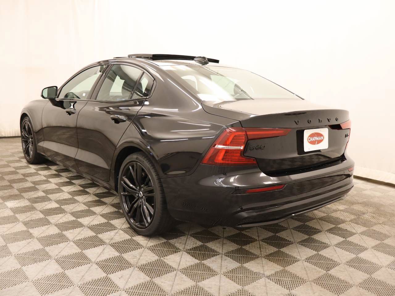 Used 2024 Volvo S60 B5 Plus FWD image 3