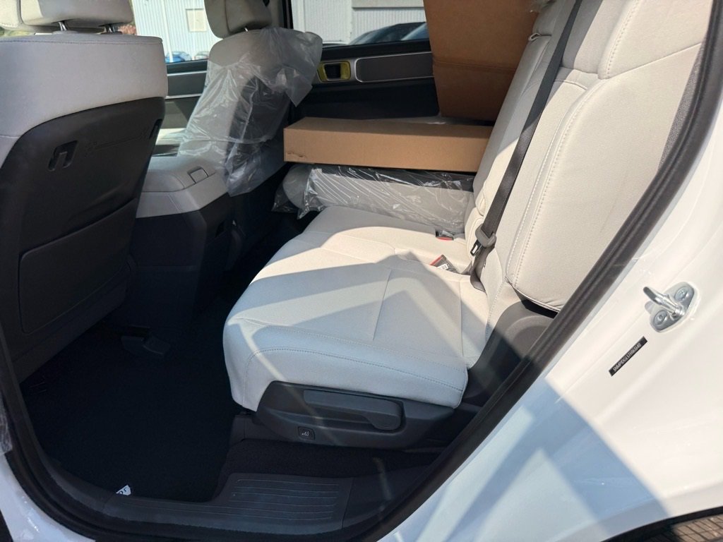 New 2026 Hyundai Santa Fe SE image 7