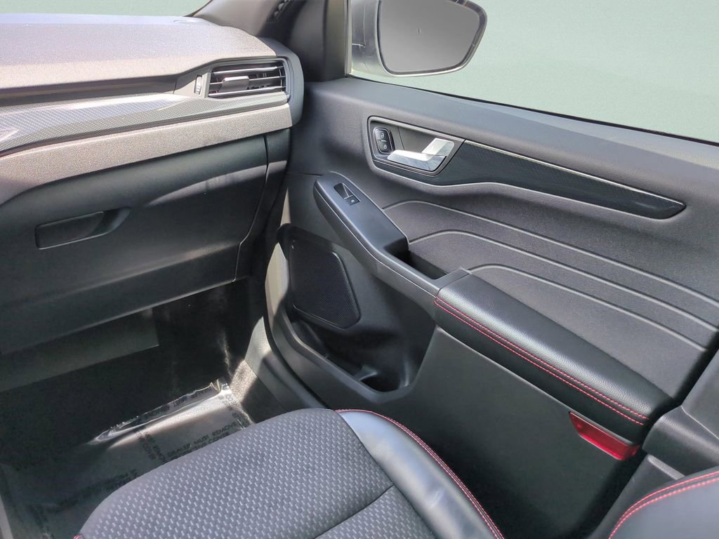 Used 2023 Ford Escape ST-Line w/ Tech Pack #1 image 30