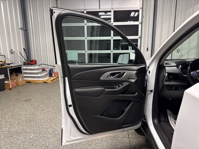 Used 2021 Chevrolet Traverse LT image 7