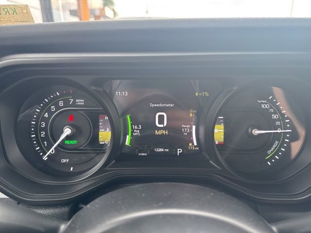 Used 2025 Jeep Wrangler Unlimited Sahara AWD/4WD image 13