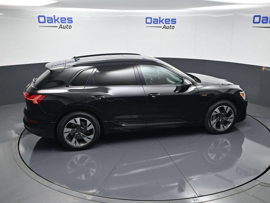 Used 2022 Audi e-tron Premium w/ Convenience Plus Package AWD/4WD image 51