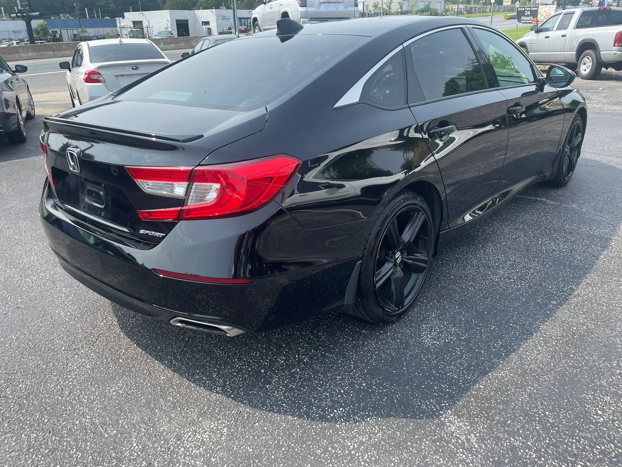 Used 2018 Honda Accord Sport image 5