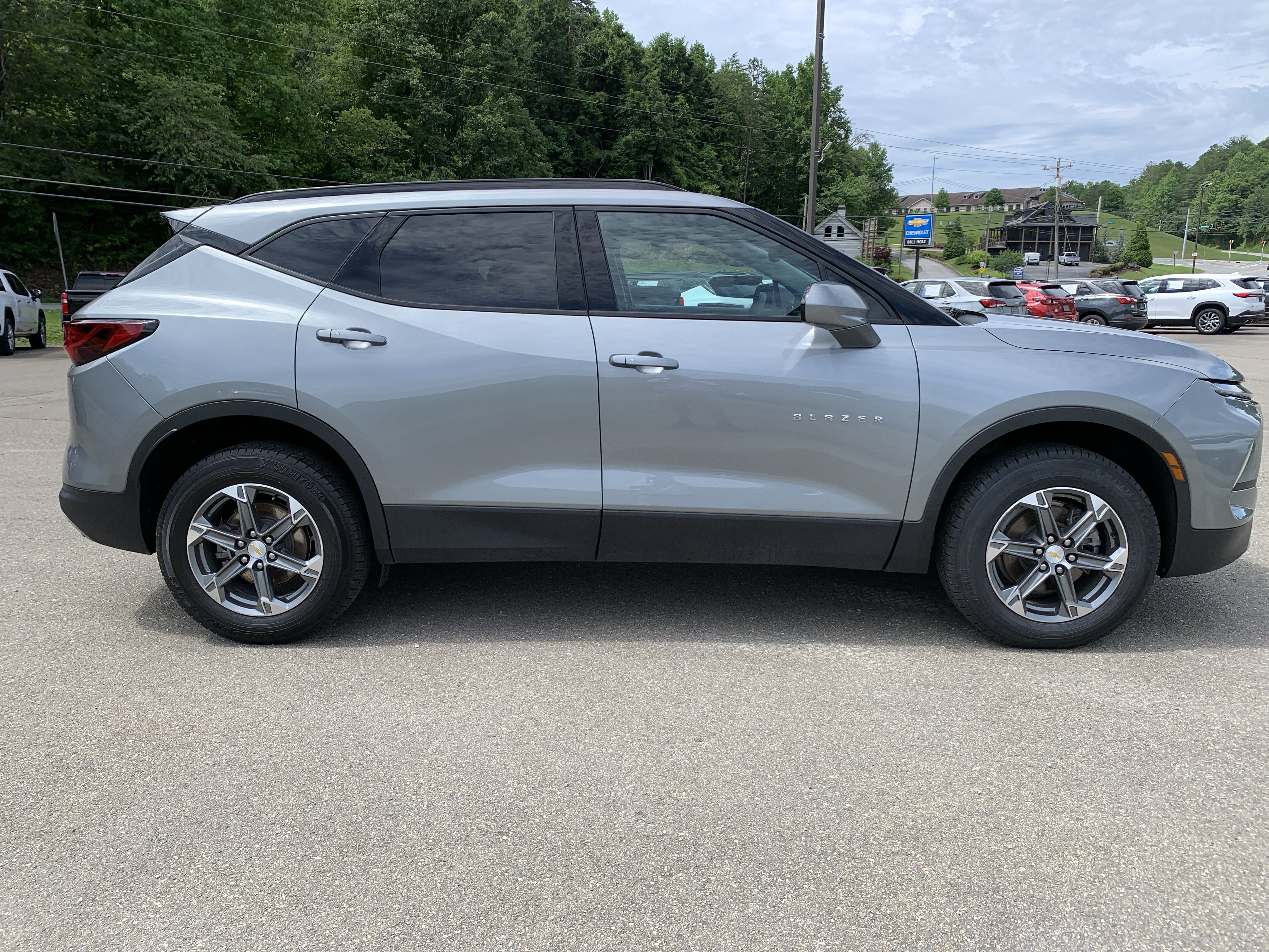 Used 2023 Chevrolet Blazer LT w/ Convenience Package FWD image 11