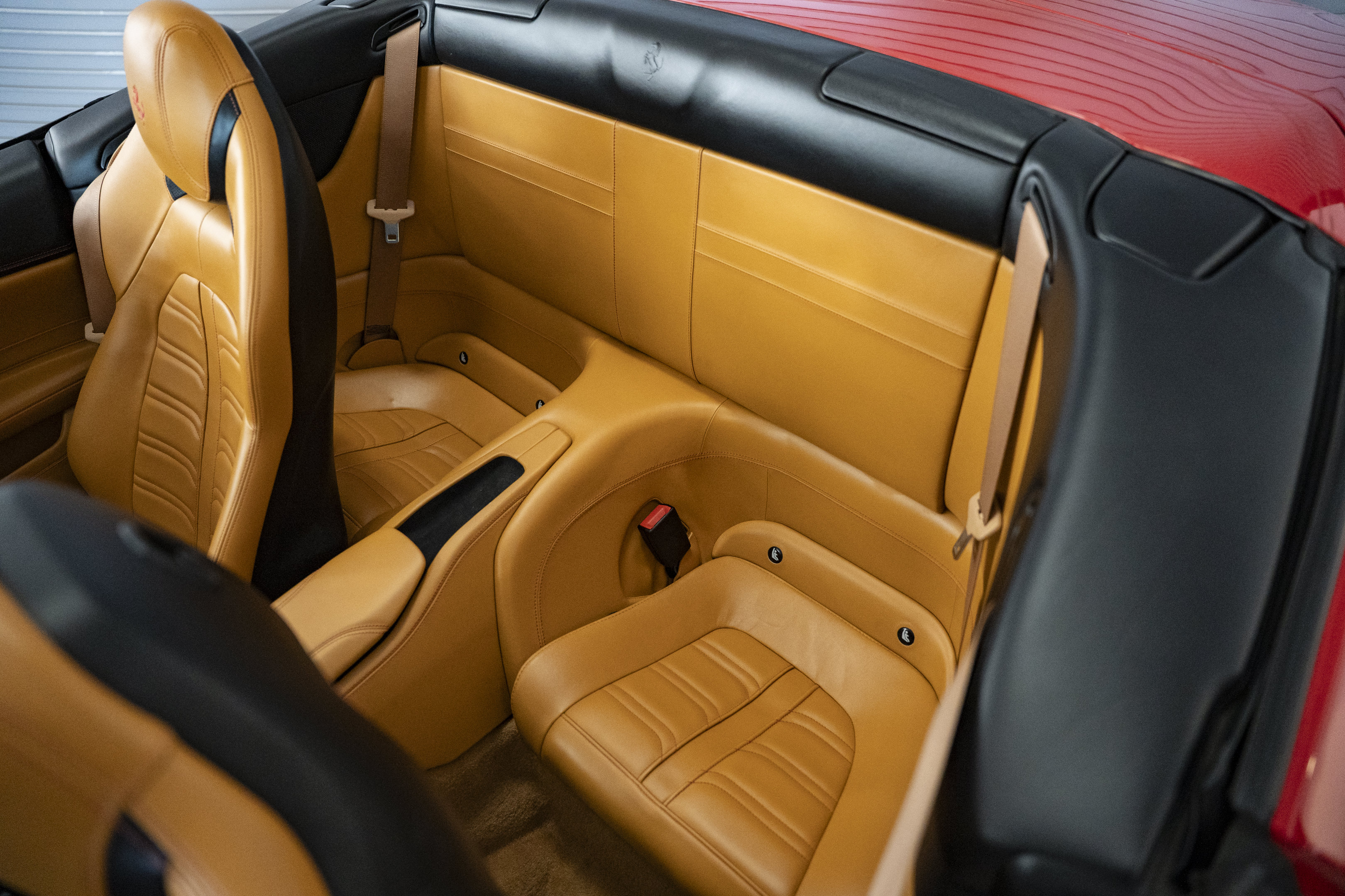 Used 2016 Ferrari California T RWD image 32