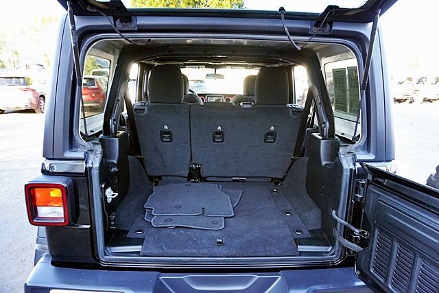 Used 2020 Jeep Wrangler Unlimited Rubicon AWD/4WD image 13