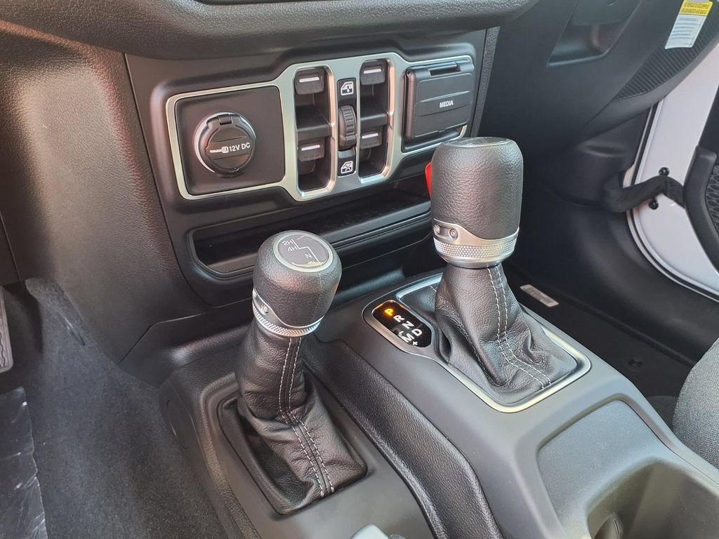 New 2026 Jeep Gladiator Sport AWD/4WD image 9