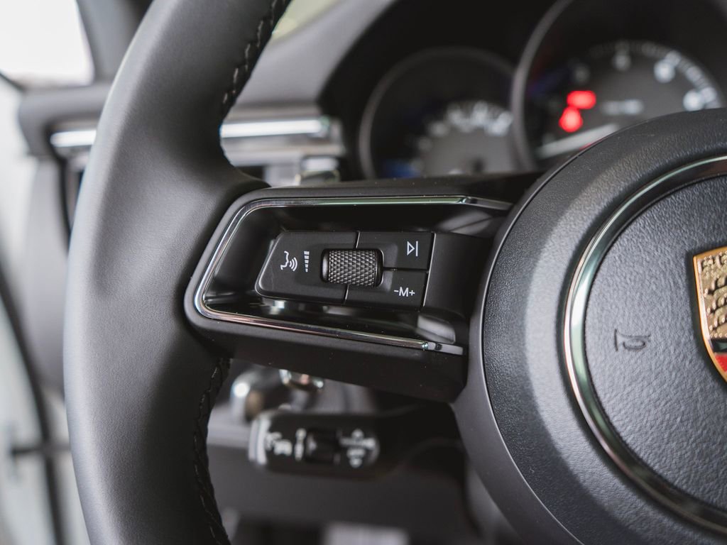 New 2025 Porsche Macan image 17