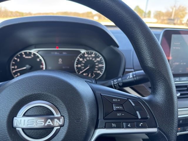 Used 2024 Nissan Altima 2.5 SV image 11
