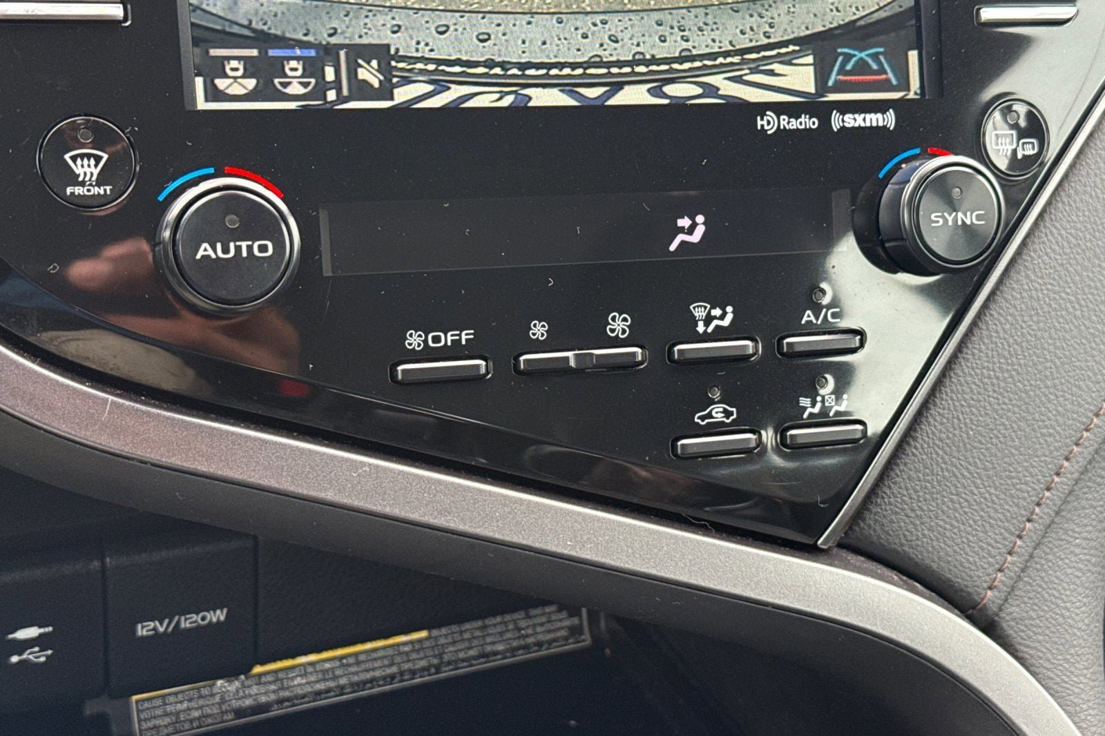Used 2019 Toyota Camry XLE FWD image 22
