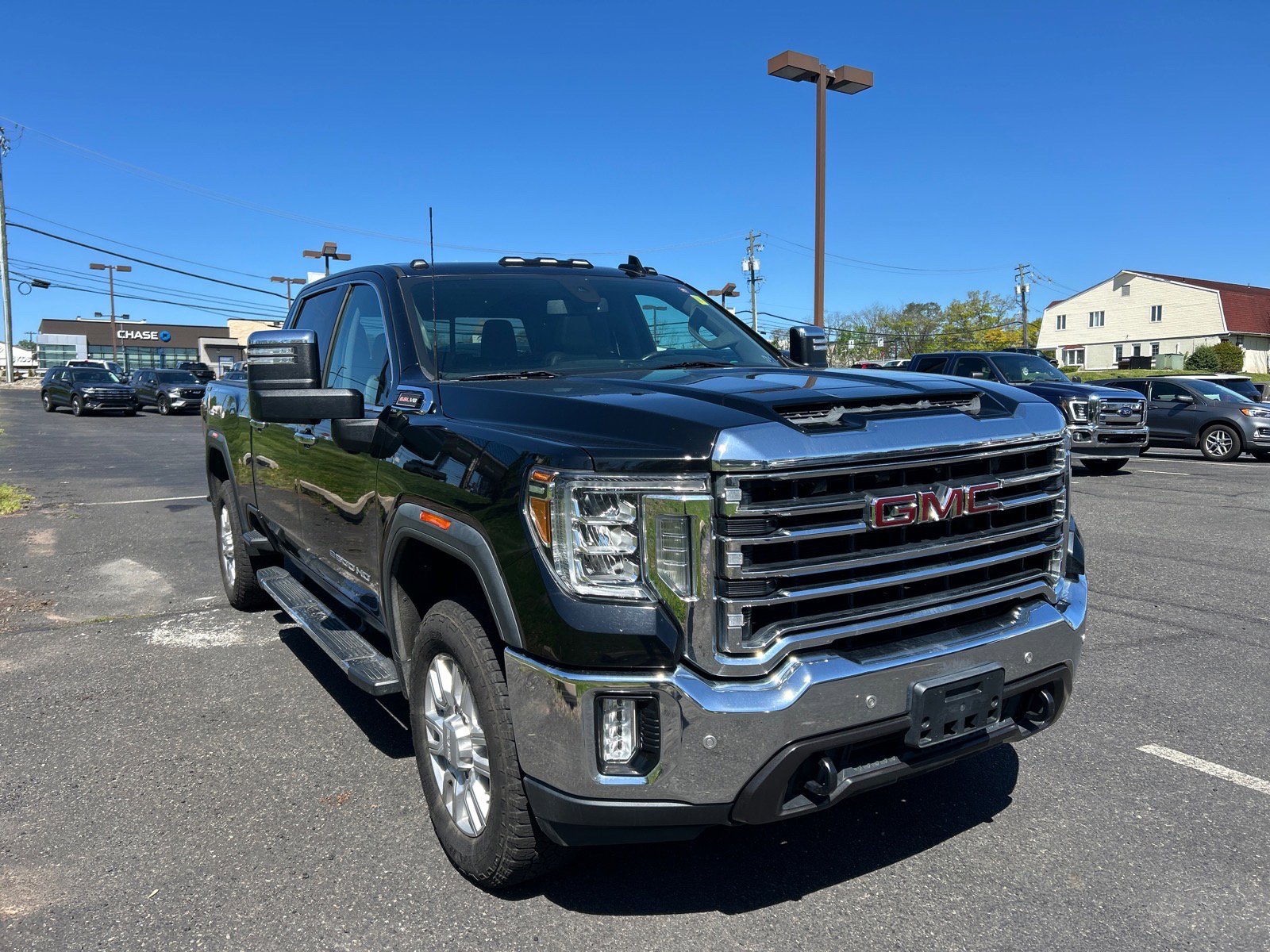 Used 2020 GMC Sierra 2500 SLT w/ SLT Premium Plus Package AWD/4WD image 3