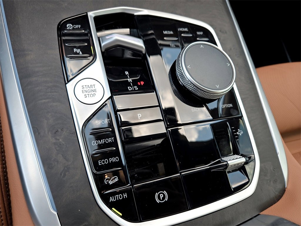 Used 2025 BMW X7 xDrive40i w/ M Sport Package image 21