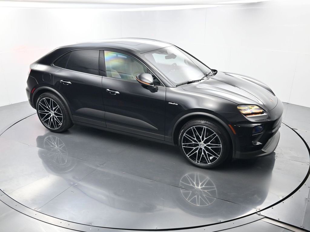 Certified 2024 Porsche Macan 4 Electric image 39