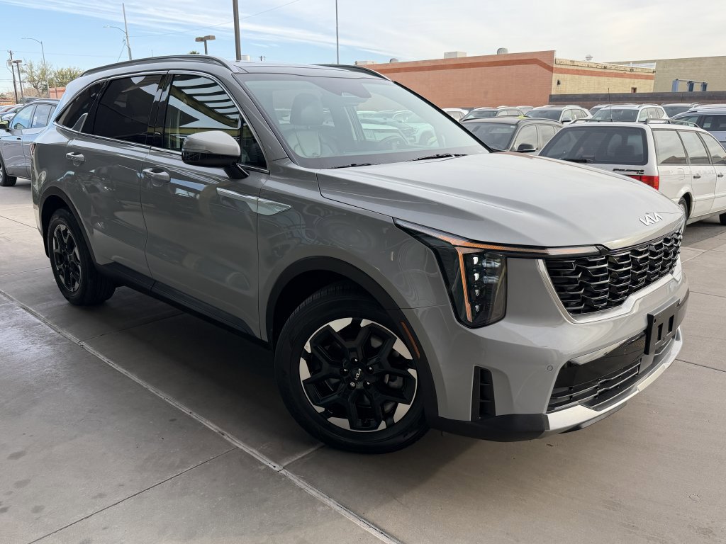 Used 2024 Kia Sorento S w/ Panoramic Sunroof Package image 6