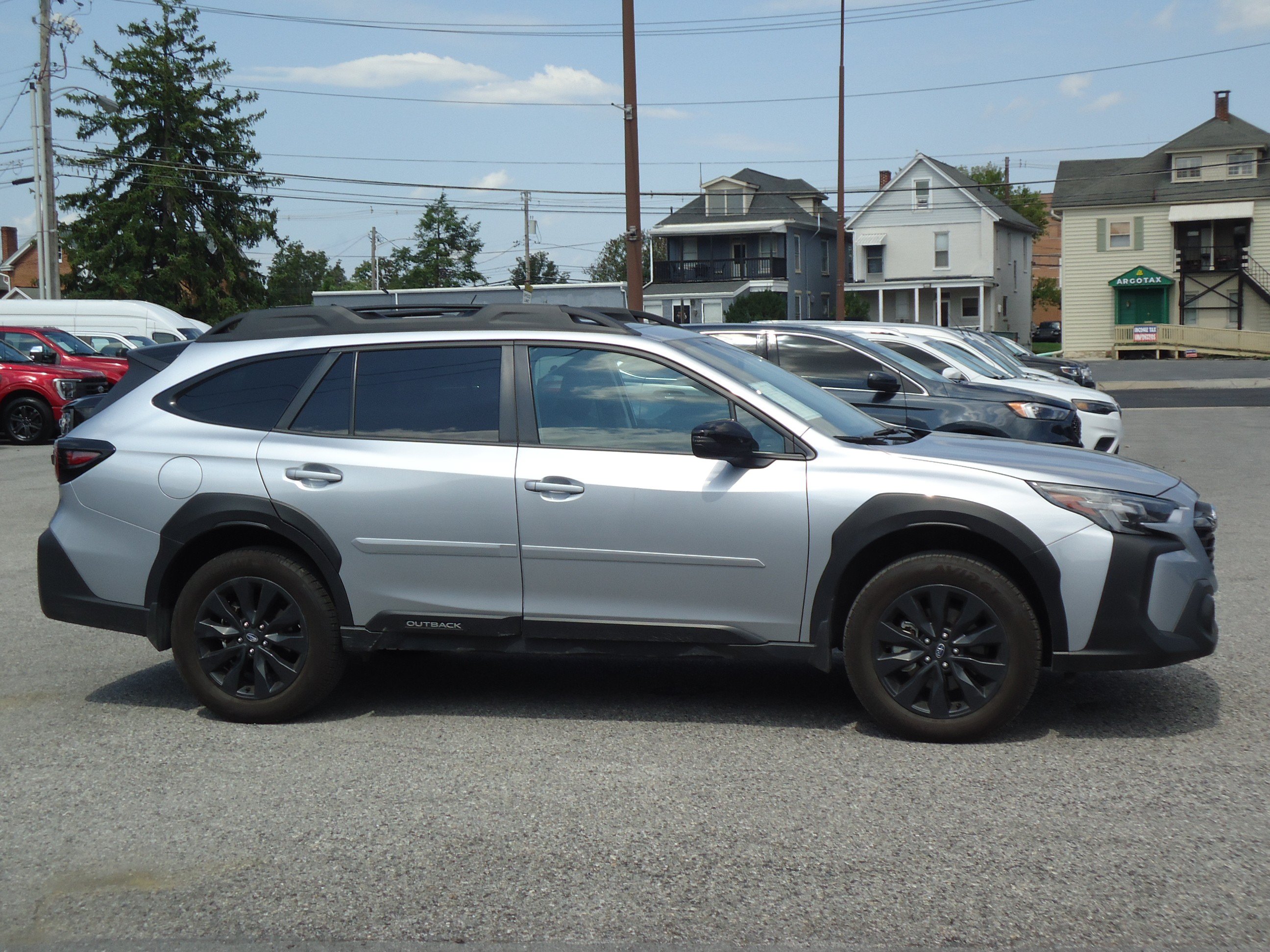 Used 2023 Subaru Outback Onyx Edition AWD/4WD image 2