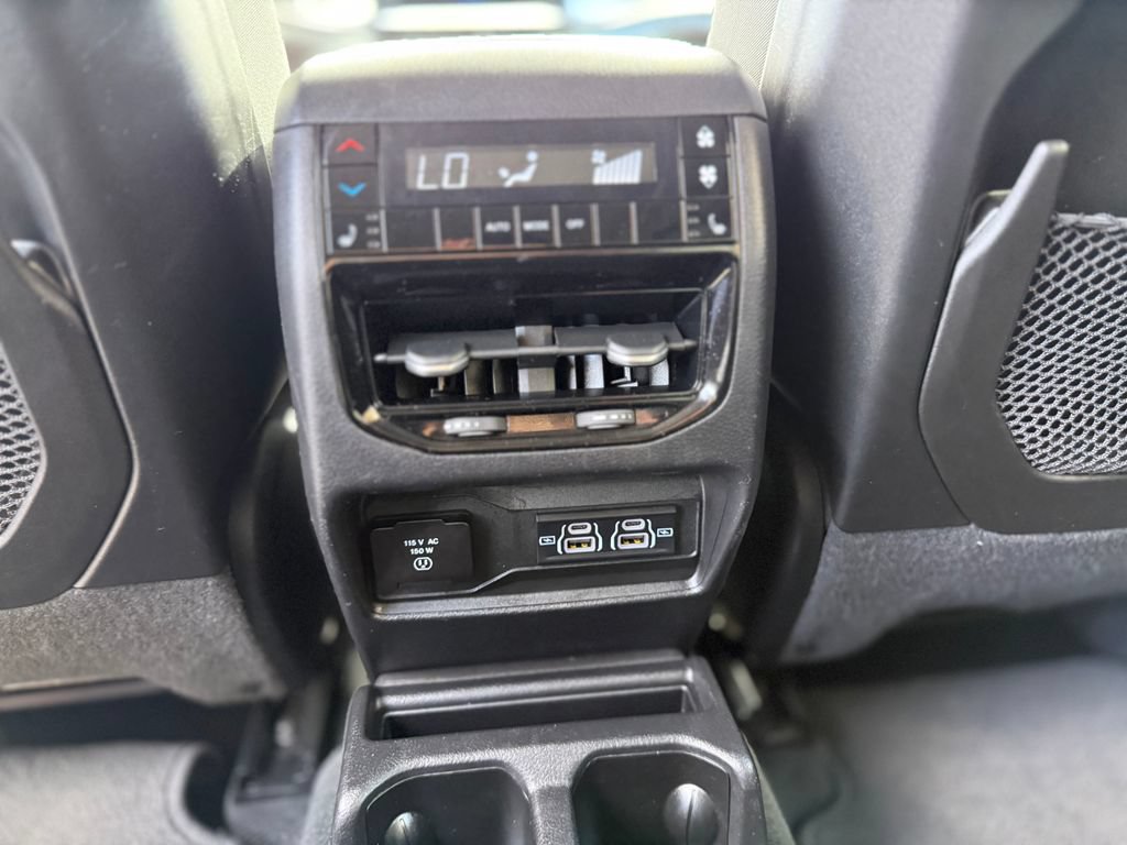 Used 2023 Jeep Grand Cherokee L Limited AWD/4WD image 29