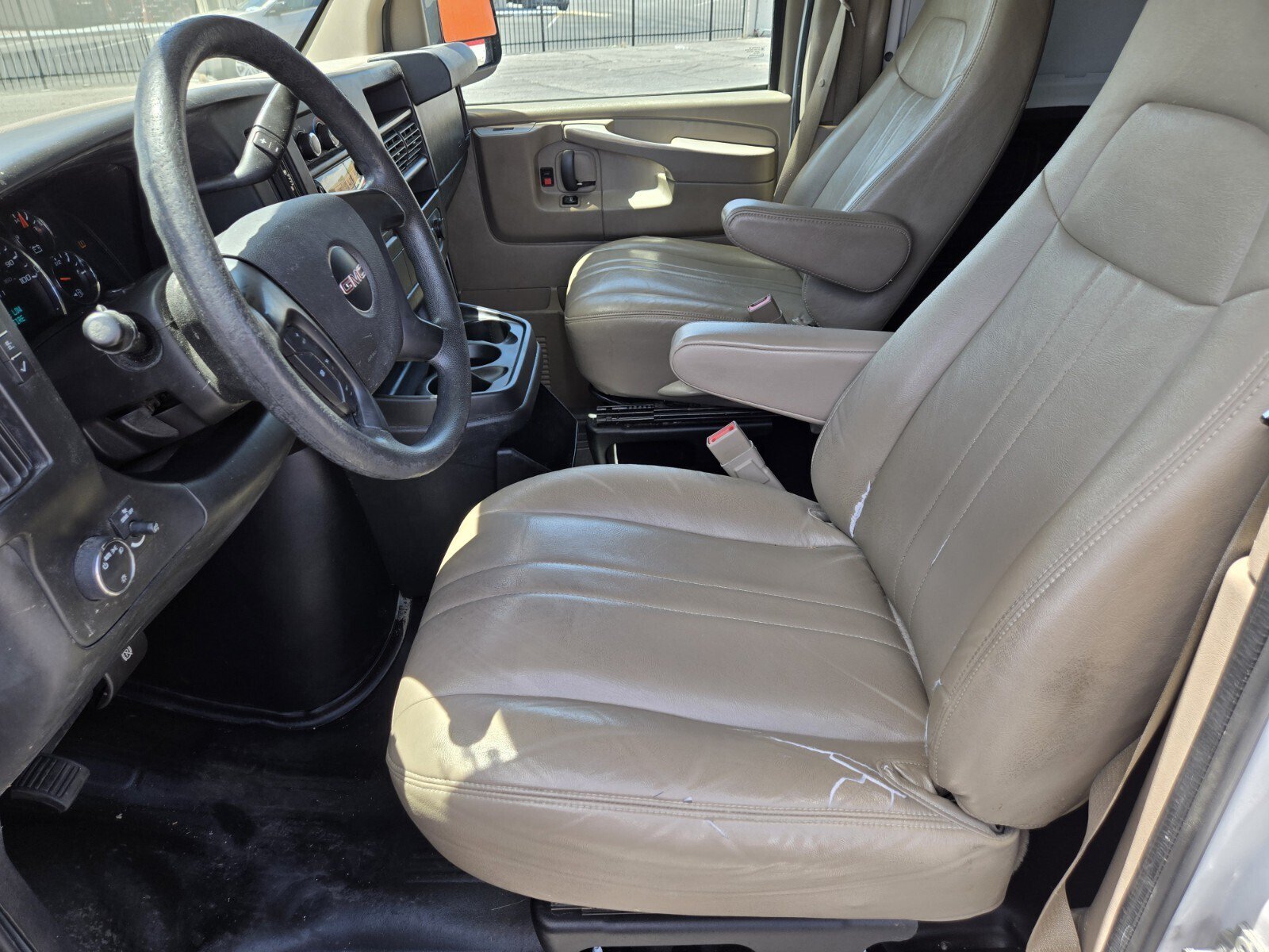 Used 2015 GMC Savana 2500 RWD image 7