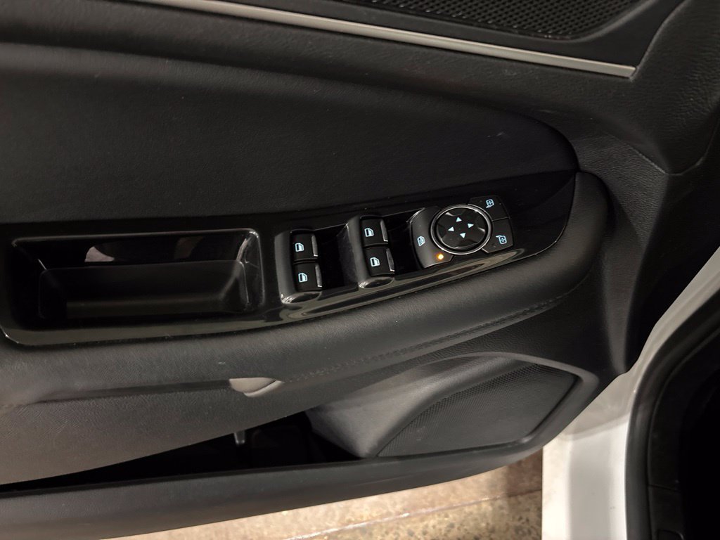 Used 2020 Ford Edge SEL w/ Cold Weather Package AWD/4WD image 12
