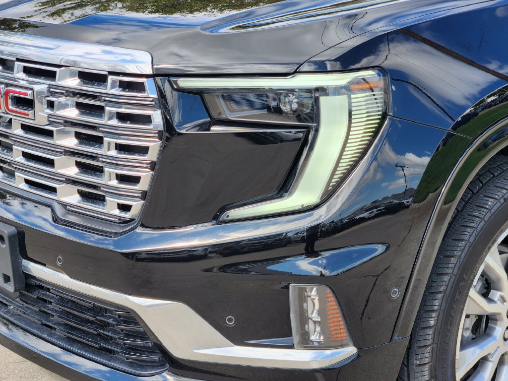 Used 2025 GMC Acadia Denali AWD/4WD image 14