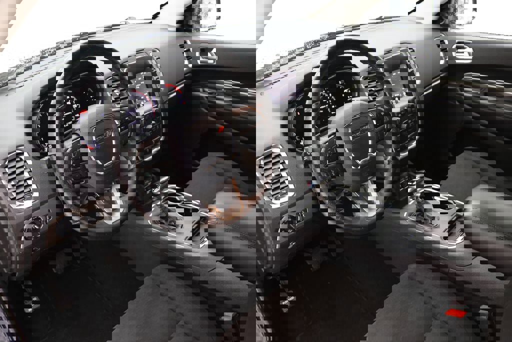 Used 2020 Dodge Durango SXT image 13