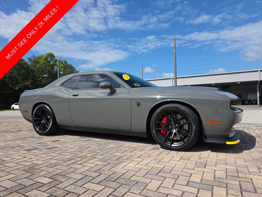 Used 2023 Dodge Challenger SRT Hellcat RWD image 1
