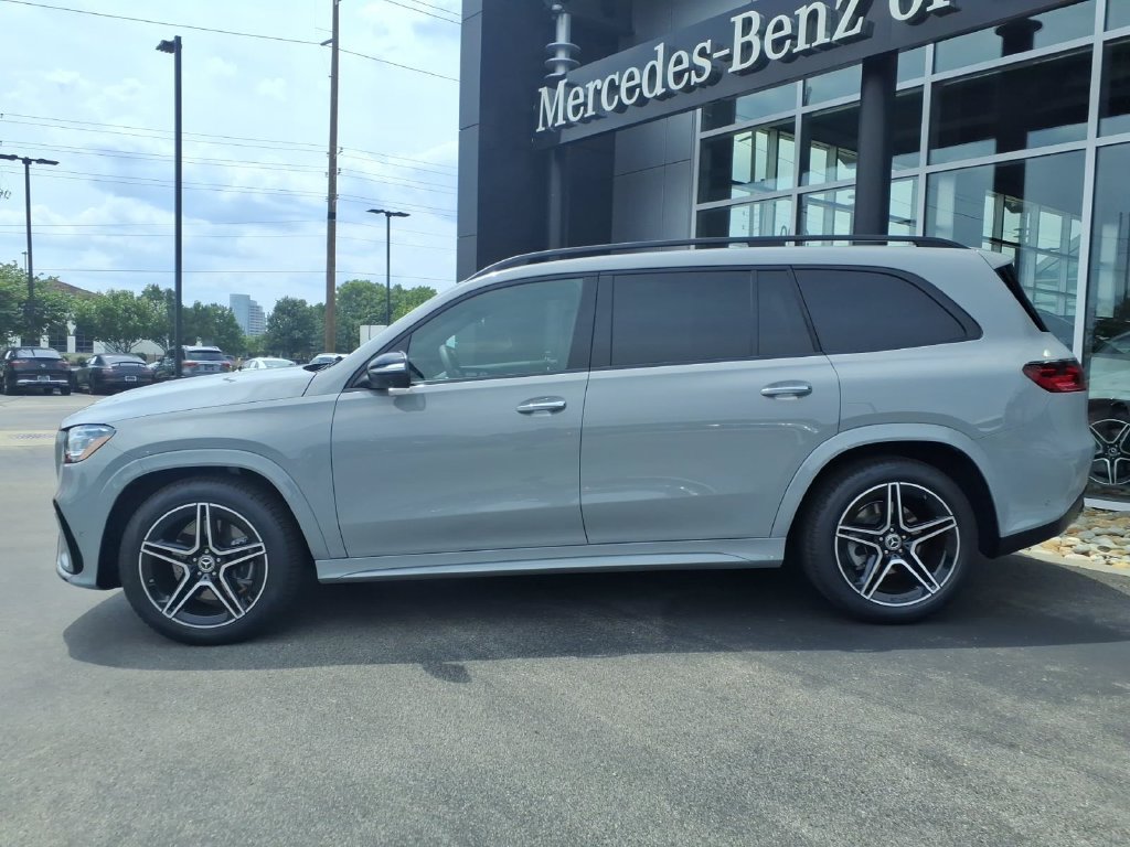 New 2026 Mercedes-Benz GLS 450 4MATIC image 3